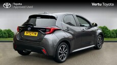 Toyota Yaris 1.5 Hybrid Design 5dr CVT Hybrid Hatchback